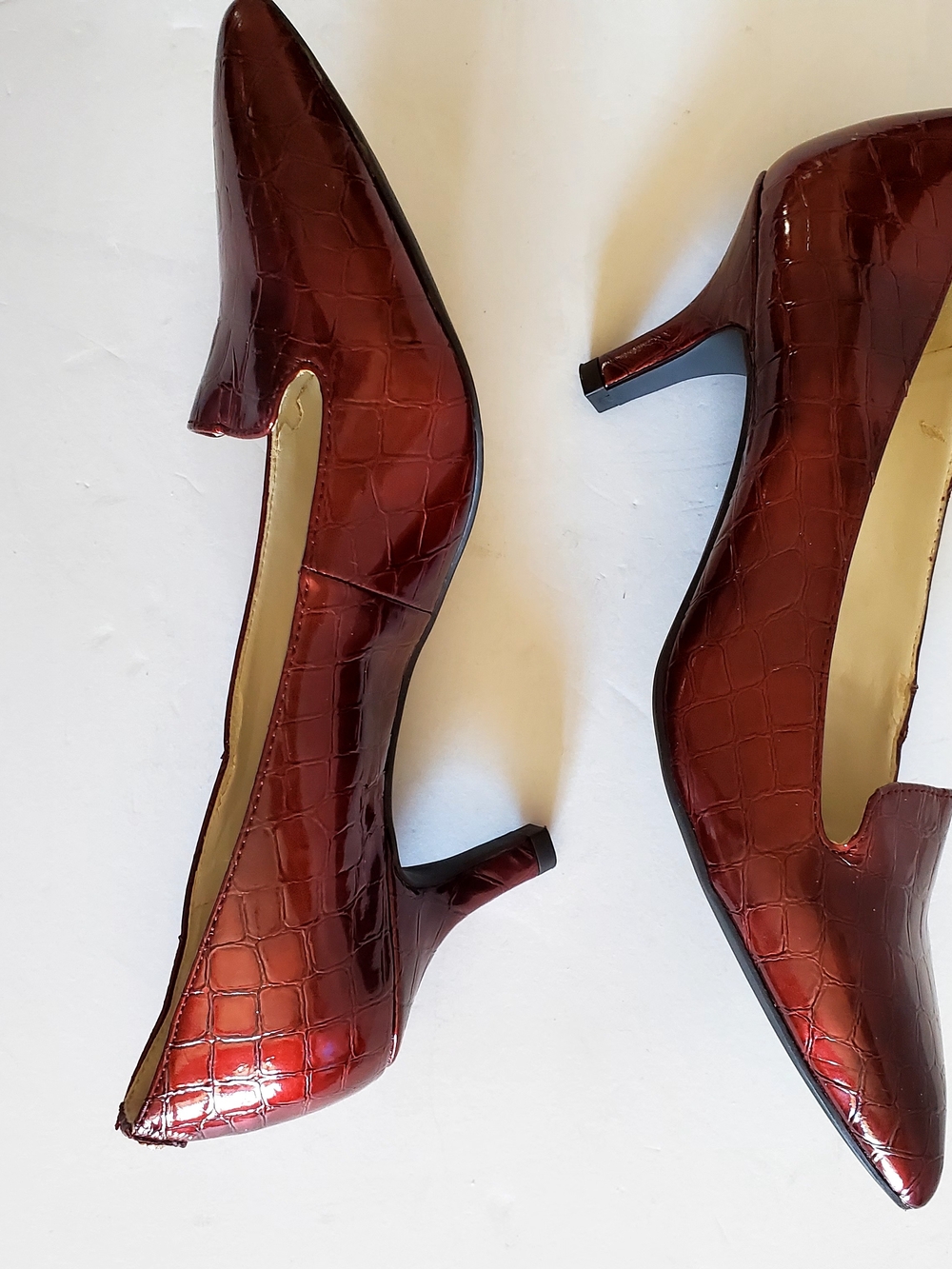 Anne Klein Felice Womens 9M Pointed Toe Kitten Heel Pumps Burgundy Croc New - Picture 6 of 13